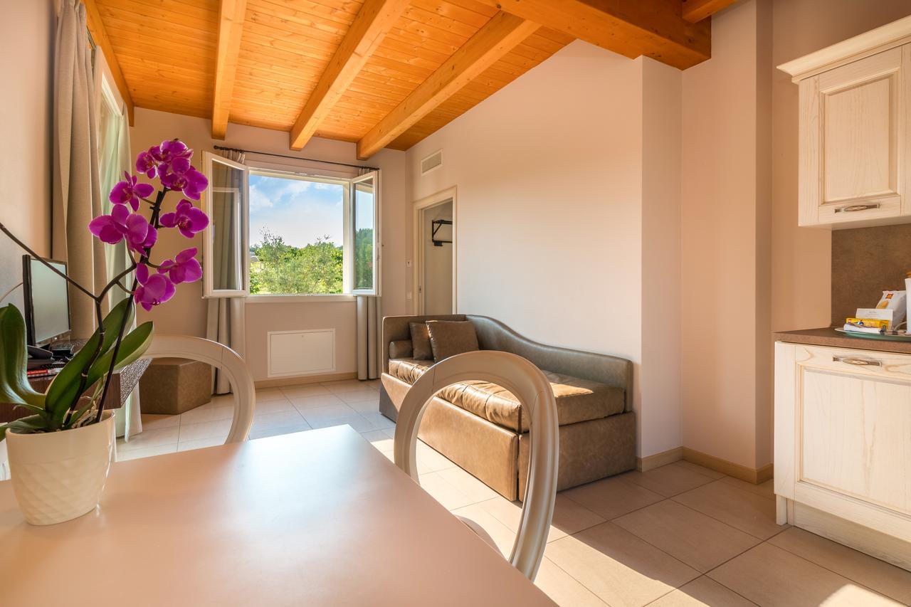 Agriturismo Corte Aurea Дезенцано-дель-Гарда Экстерьер фото