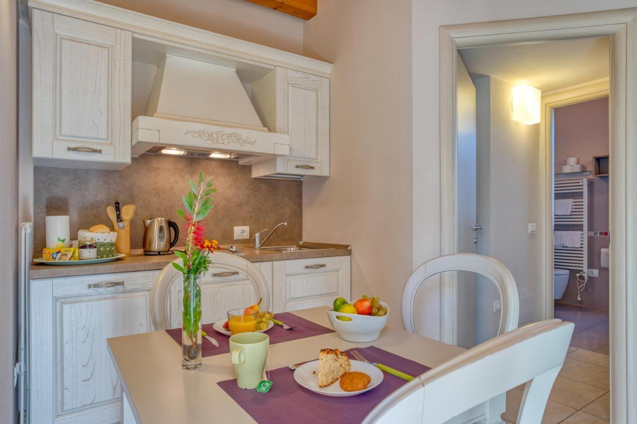 Agriturismo Corte Aurea Дезенцано-дель-Гарда Экстерьер фото