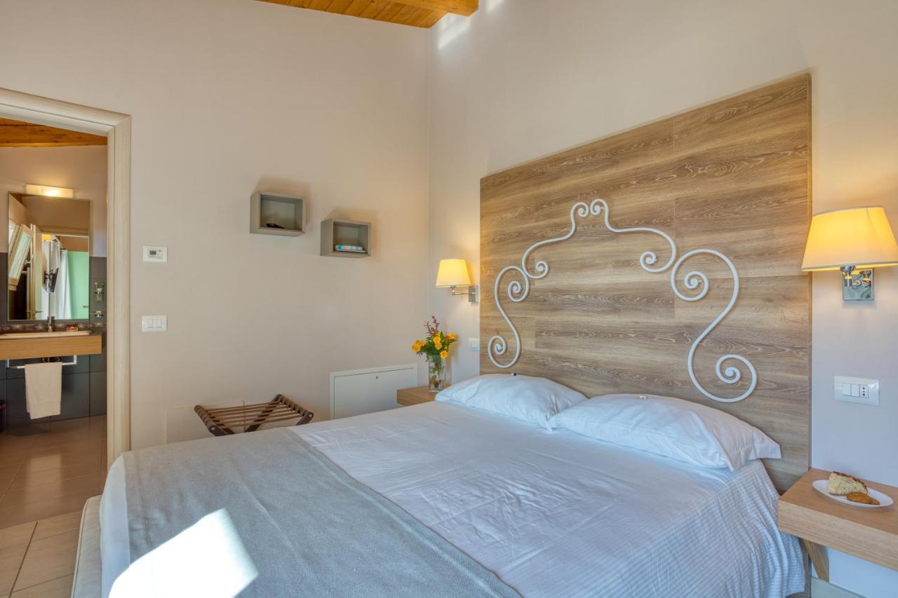 Agriturismo Corte Aurea Дезенцано-дель-Гарда Экстерьер фото